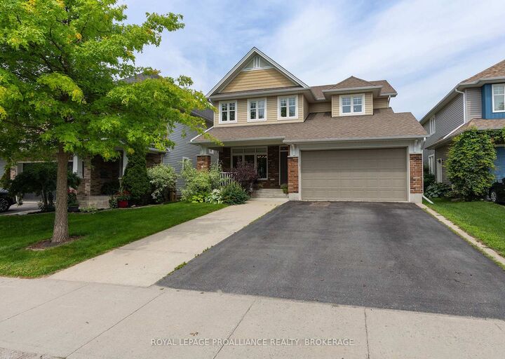 Property Photo:  654 Fieldstone Drive  ON K7K 0C6 