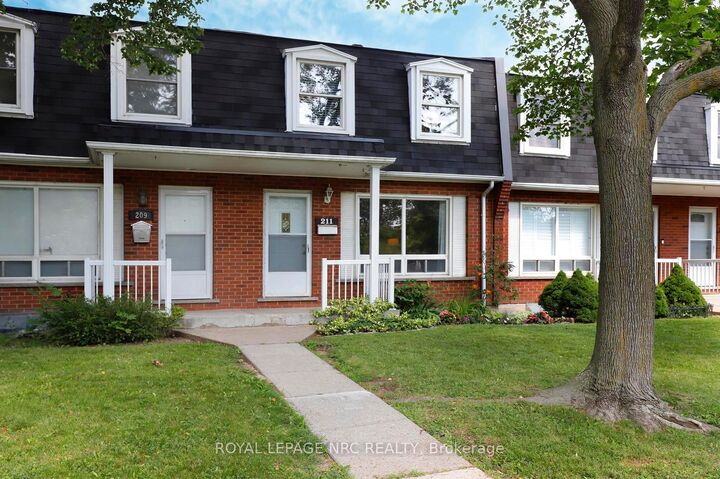 Property Photo:  211 Lake Avenue N 6  ON L8E 1L5 