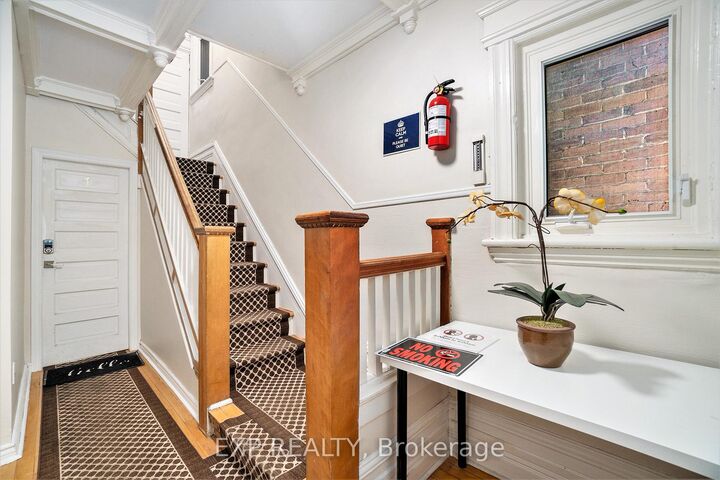 Property Photo:  350 Fifth Avenue 1  ON K1S 2N8 