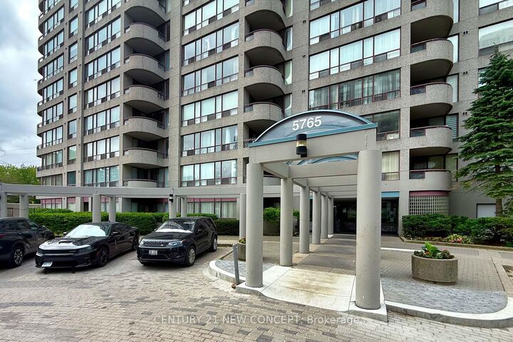 Property Photo:  5765 Yonge Street 101  ON M2M 4H9 