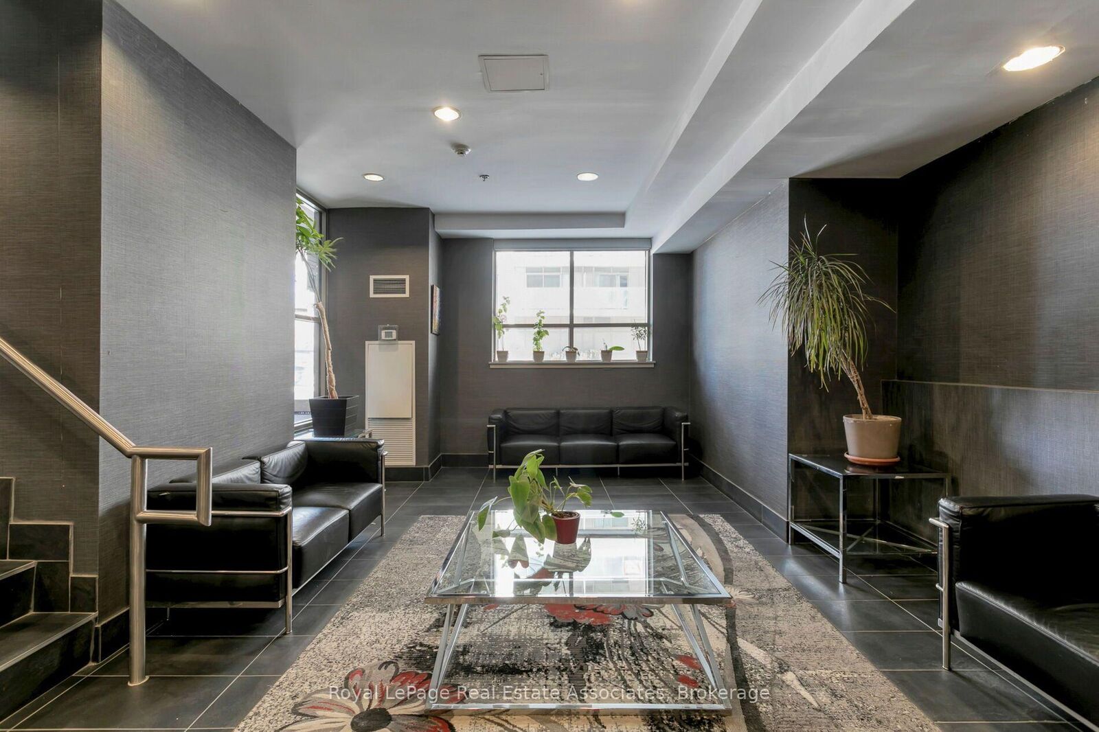 Property Photo: 812 Lansdowne Avenue 512 ON M6H 4K5