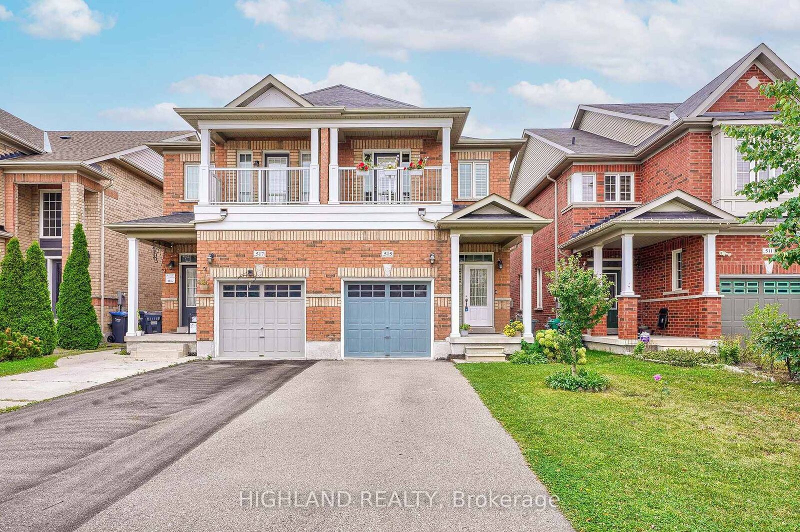 Property Photo:  515 Coach Drive  ON L5R 0C3 