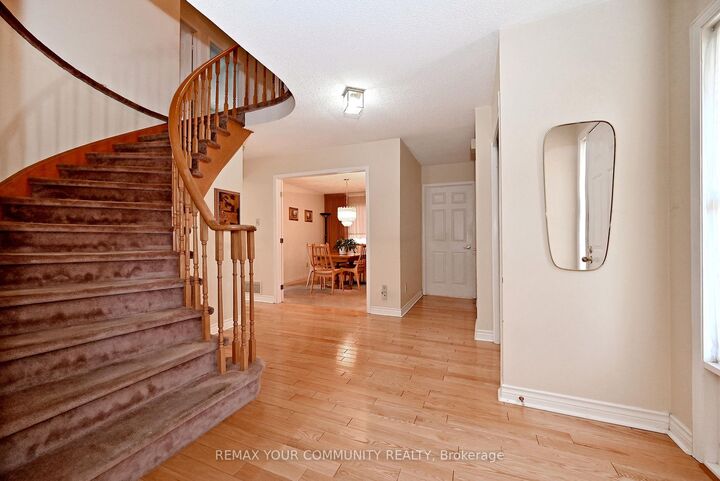 Property Photo:  49 Tribbling Crescent  ON L4G 4W7 