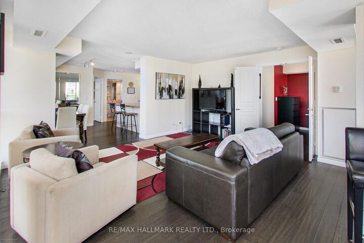 Property Photo:  140 Simcoe Street Ph09  ON M5H 4E9 