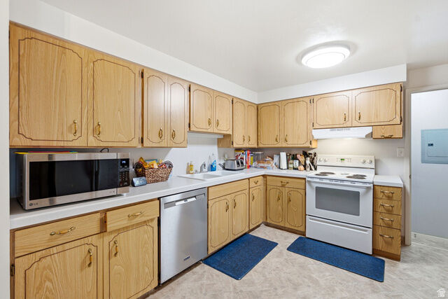 Property Photo: 664 Medoland Dr UT 84302