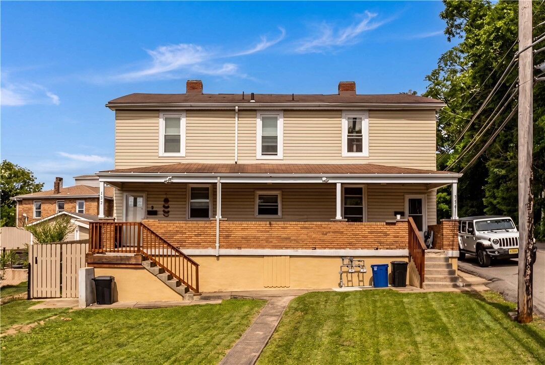 Property Photo:  337-339 Redwood  PA 15210 