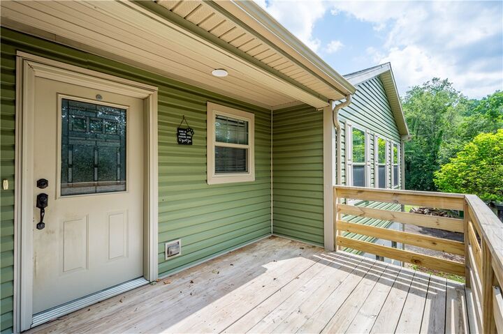 Property Photo:  766 Old National Pike  PA 15323 