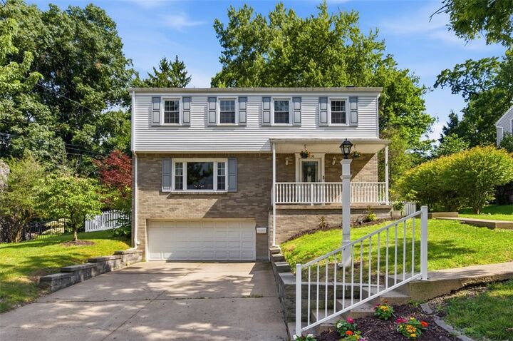 Property Photo: 1318 Plantation Dr PA 15102