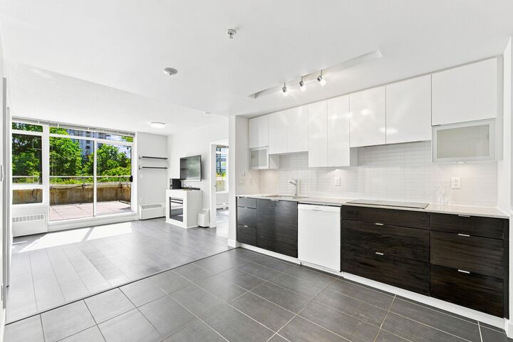 Property Photo: 175 W 2nd Street 307 BC V7M 0A5