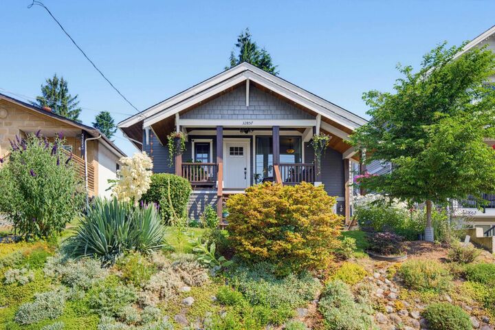 Property Photo: 32857 3rd Avenue BC V2V 1M9