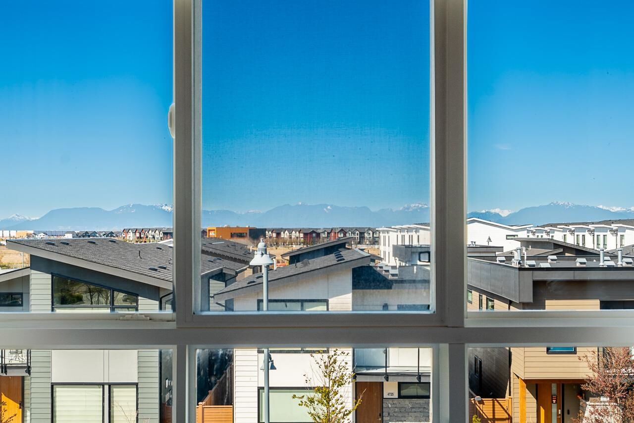 Property Photo:  1894 Osprey Drive  BC V4M 0A8 
