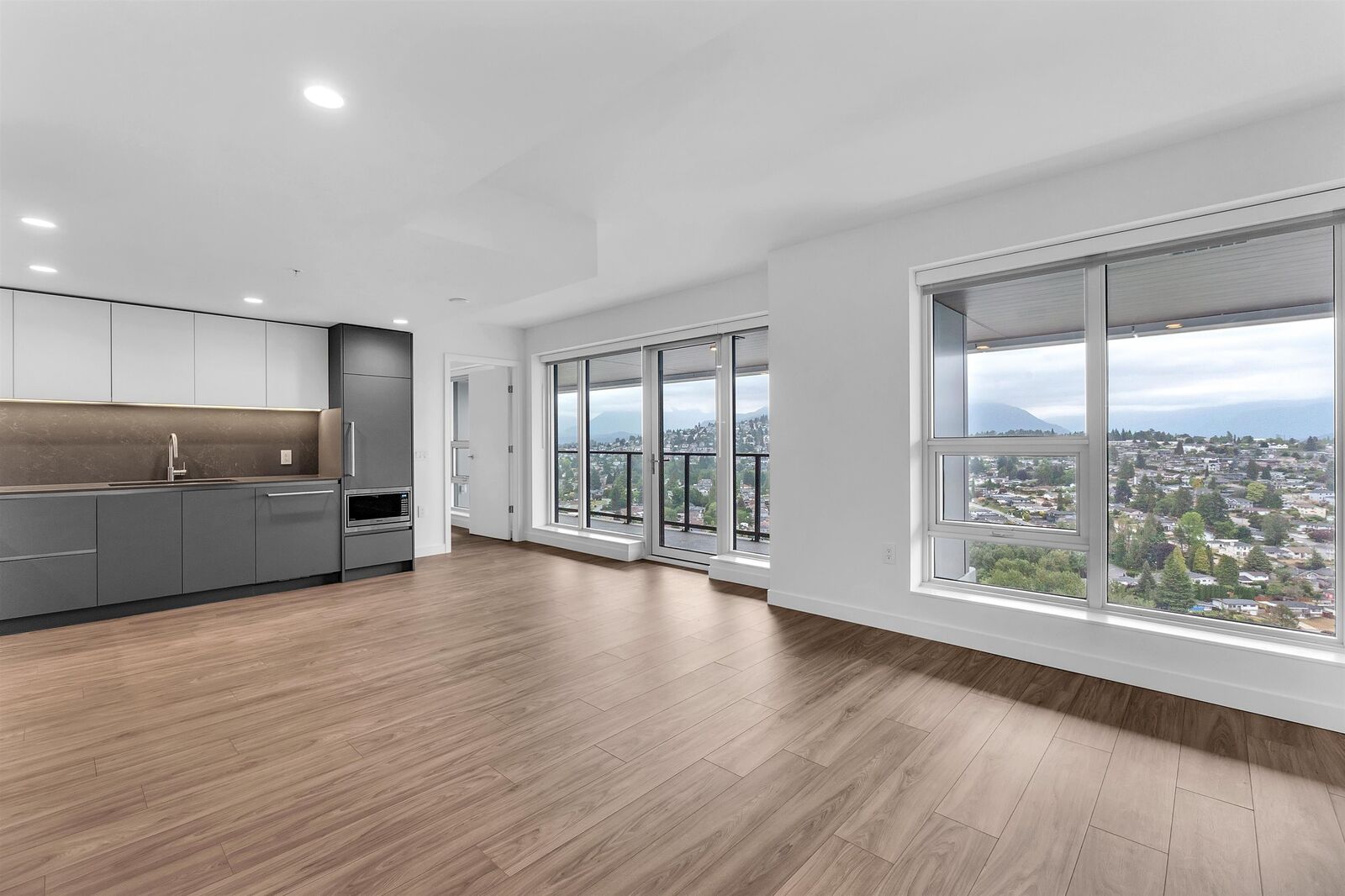 Property Photo:  2135 Springer Avenue 3402  BC V5B 0C1 