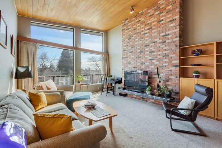 Property Photo: 5827 Clinton Street BC V5J 2M4