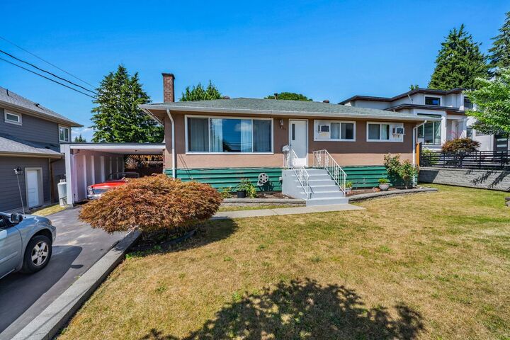 Property Photo: 2119 Monterey Avenue BC V3K 2M5