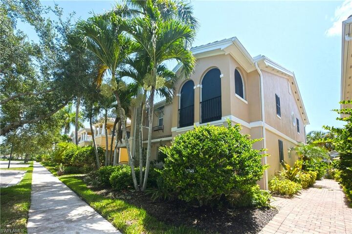 Property Photo: 8090 Chianti Ln FL 34114