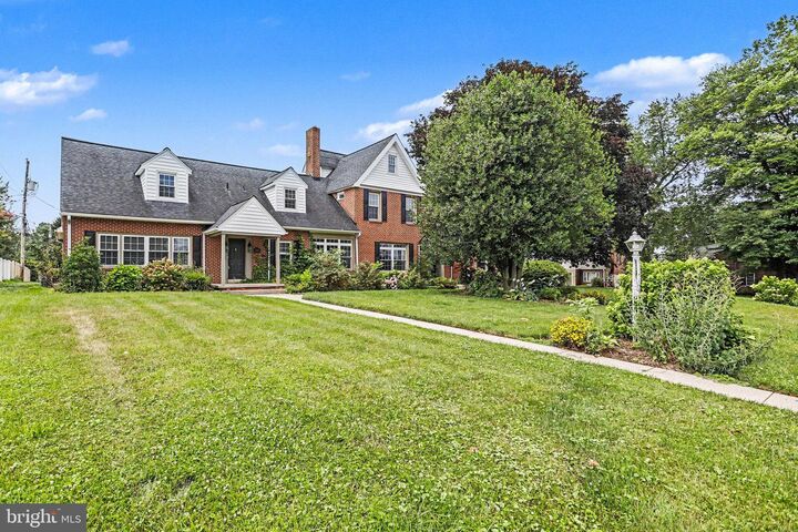 Property Photo: 3110-3112 E Fifth Avenue PA 17402