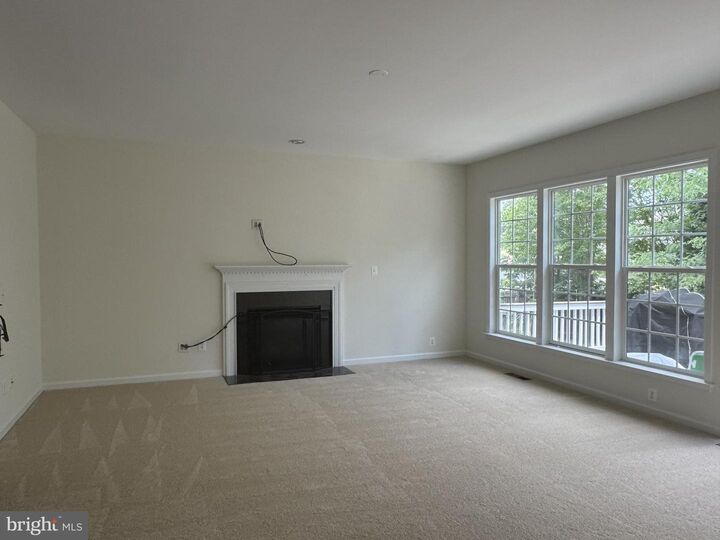Property Photo:  15563 Kelley Farm Court  VA 22193 