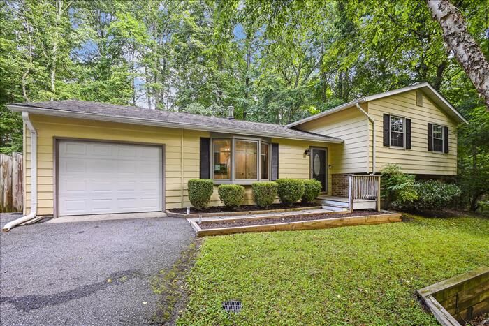 Property Photo: 622 Wayward Drive MD 21401