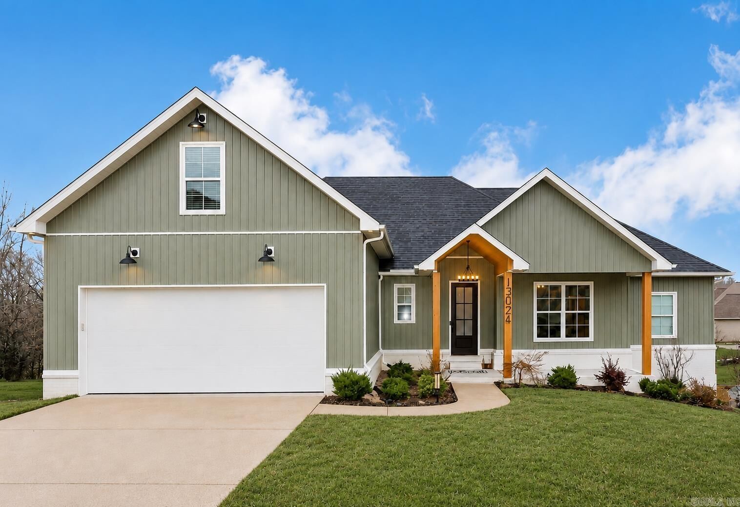 Property Photo: 13024 Avilla Hills Cove AR 72002