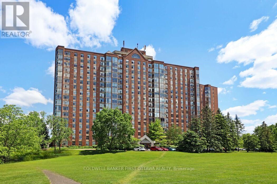 Property Photo: 2759 Carousel Crescent 307 ON K1T 2N5