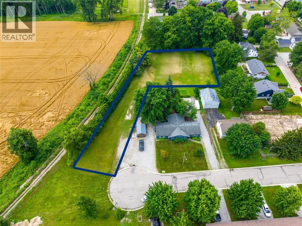 Property Photo:  505 Gallerno Lane  ON N0P 2B0 