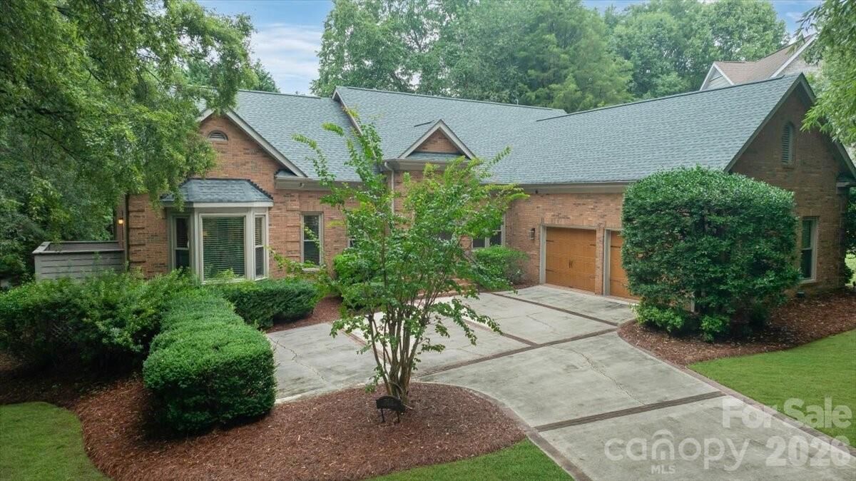 Property Photo: 15614 Warm Springs Court NC 28278