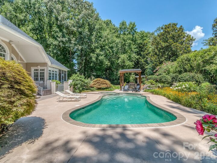 Property Photo:  1733 White Pond Lane  NC 28173 