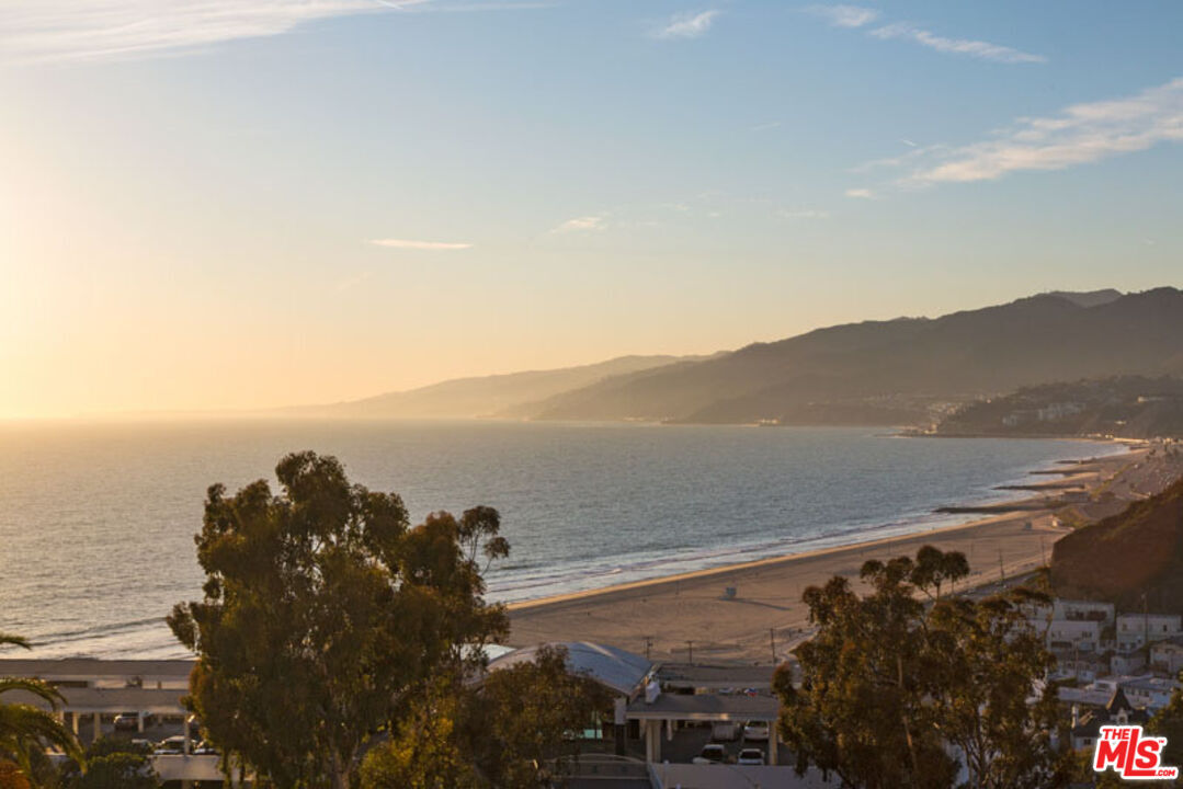 Property Photo: 201 Ocean Ave CA 90402