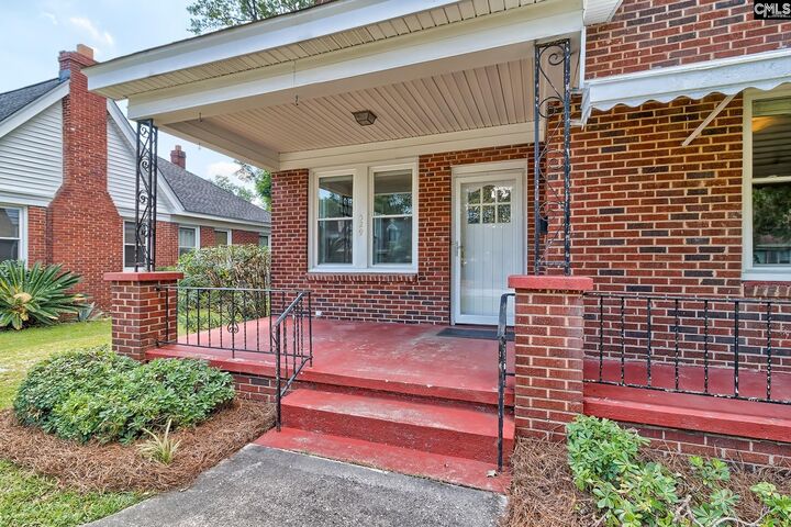 Property Photo:  529 Michaelmas (Aka M)  SC 29033 