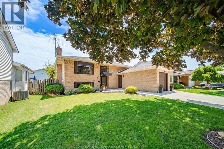 Property Photo: 384 Amberly Crescent ON N8N 3M3