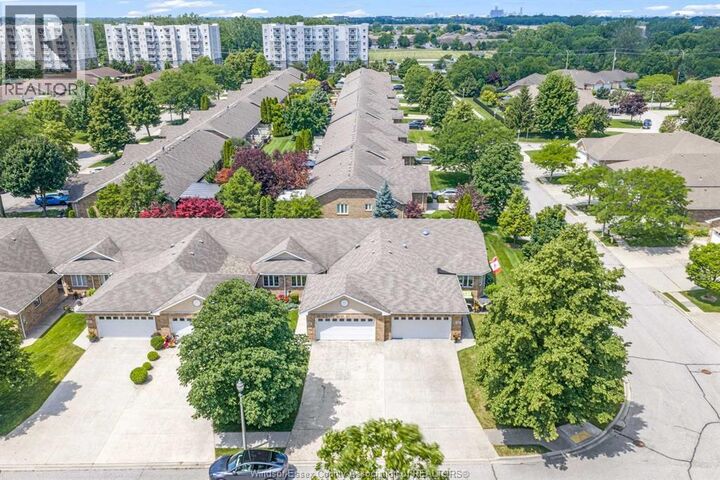 Property Photo:  1431 Blue Heron Drive  ON N8P 1L5 