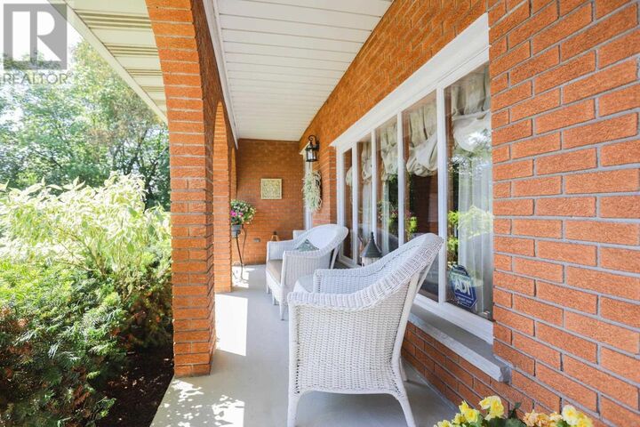 Property Photo:  451 Shannon Rd  ON P6A 4K9 