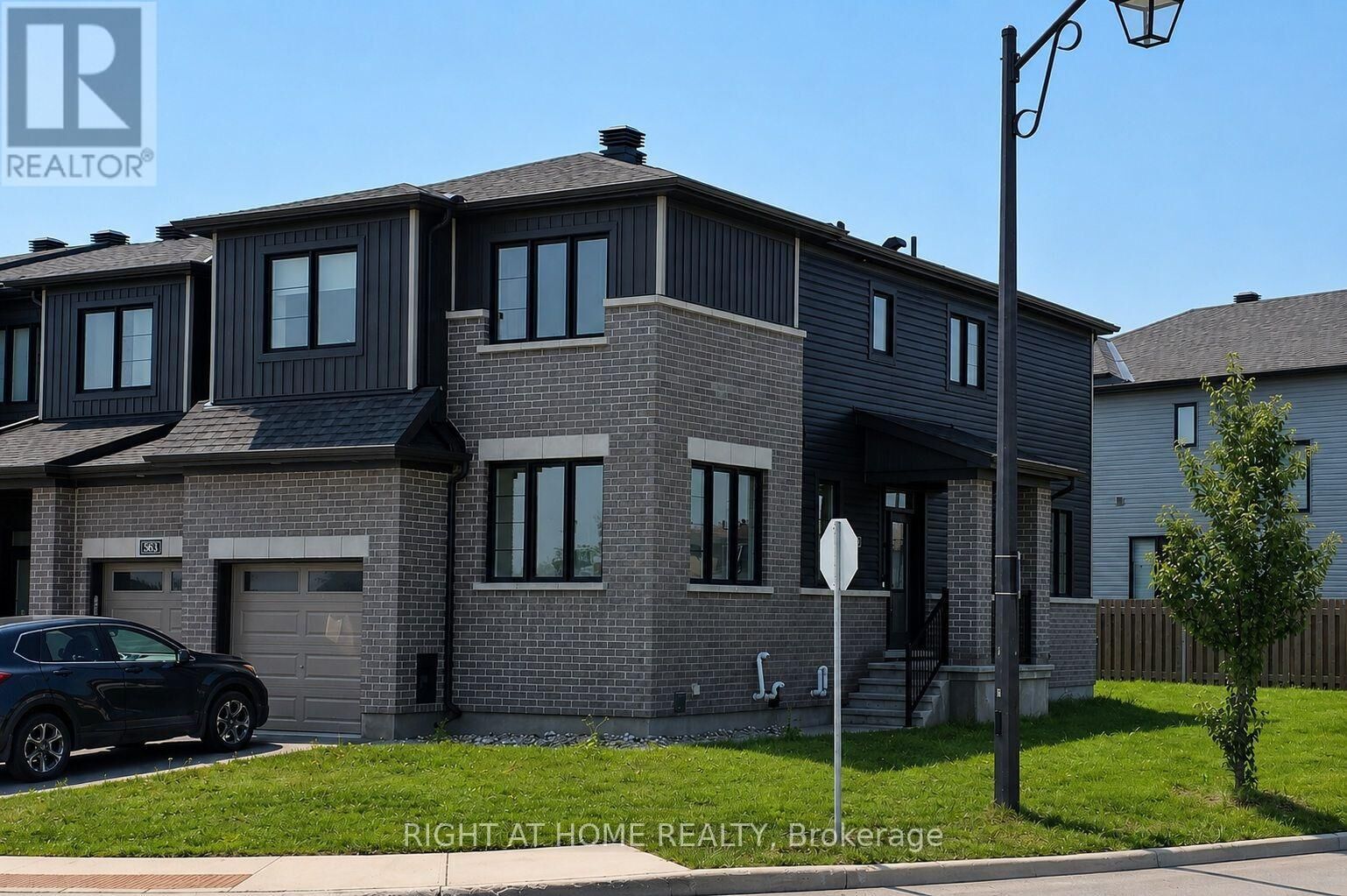 Property Photo:  242 Calvington Avenue  ON K2T 0P9 