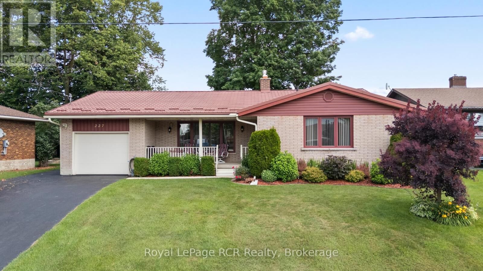 Property Photo: 227 15th Avenue ON N4N 3E1