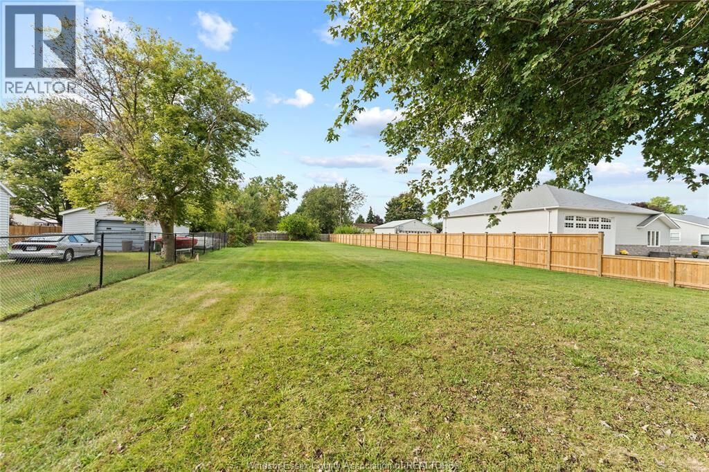 Property Photo:  333 Victoria Street  ON N8M 1N6 