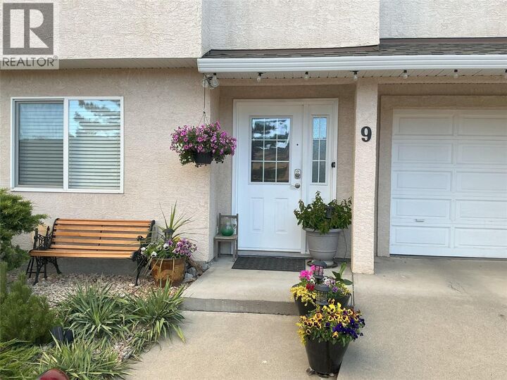 Property Photo: 5101 27 Avenue 9 BC V1T 6L2