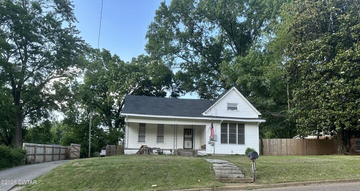 Property Photo:  113 E Forest Avenue  TN 38301 
