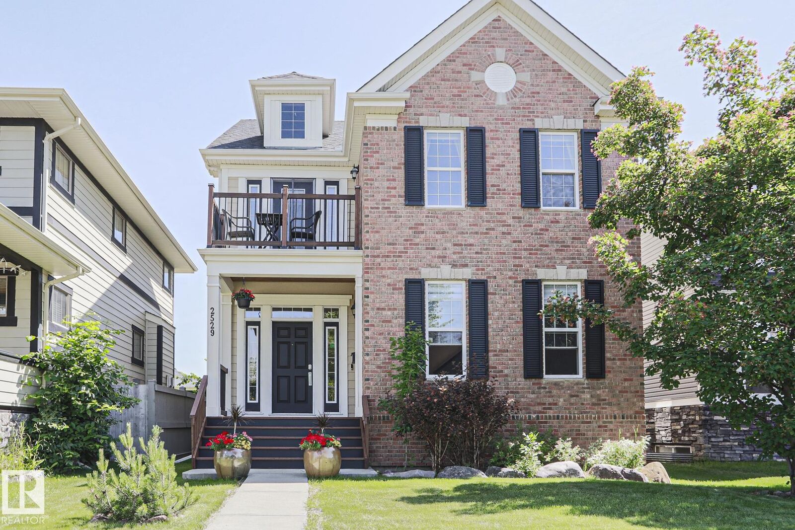 Property Photo:  2529 Pegasus Boulevard NW  AB T5E 6K8 