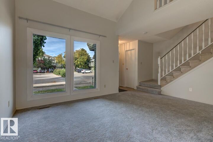 Photo de la propriété:  5441 Hill View Crescent NW  AB T6L 1V9 
