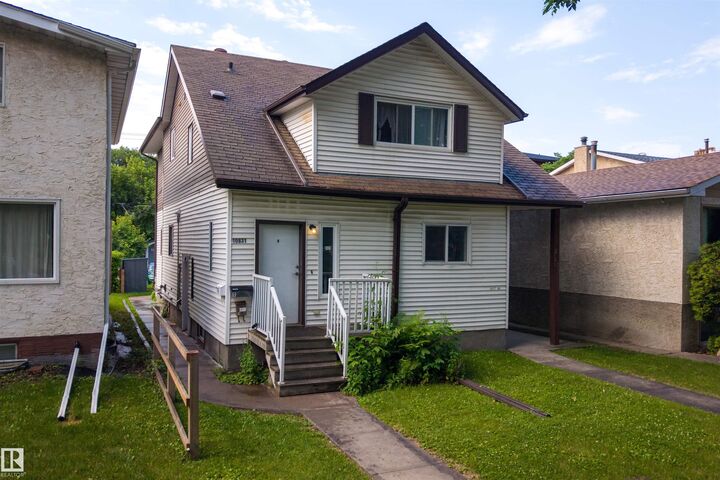 Property Photo:  10831 80 Avenue NW  AB T6E 1V9 
