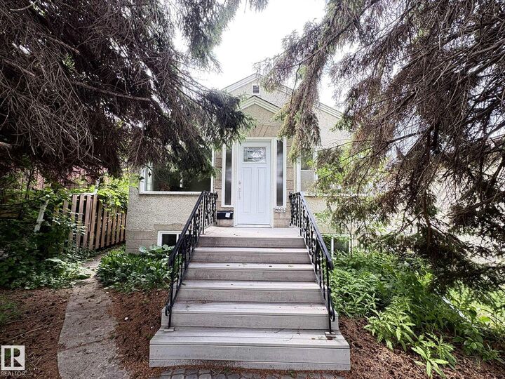 9513 88 Avenue NW — photo 1