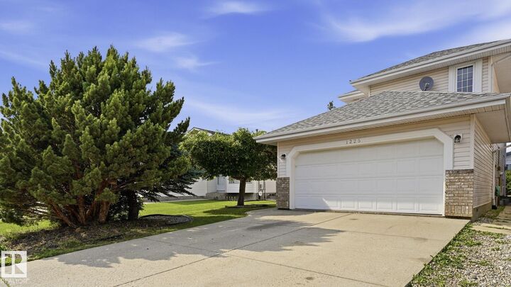 Property Photo:  1225 Kane Wynd NW  AB T6L 6X7 