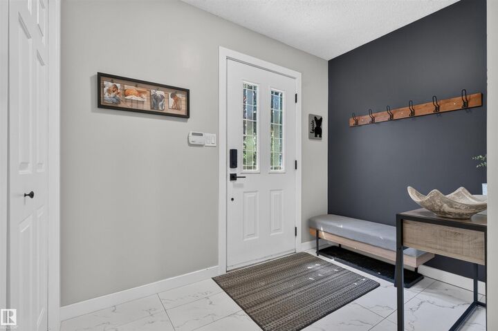 Property Photo: 29 Welland Crescent AB T8N 3W3