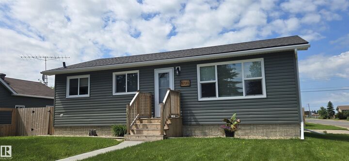 5730 55 Street — photo 1