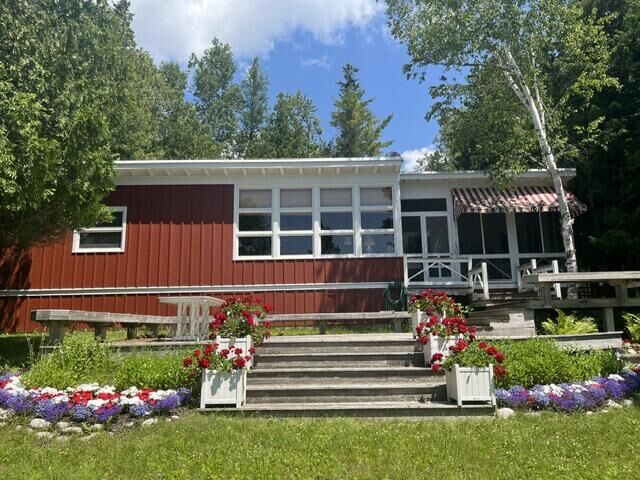 Property Photo: 2122 S Woodland Rd MI 49719