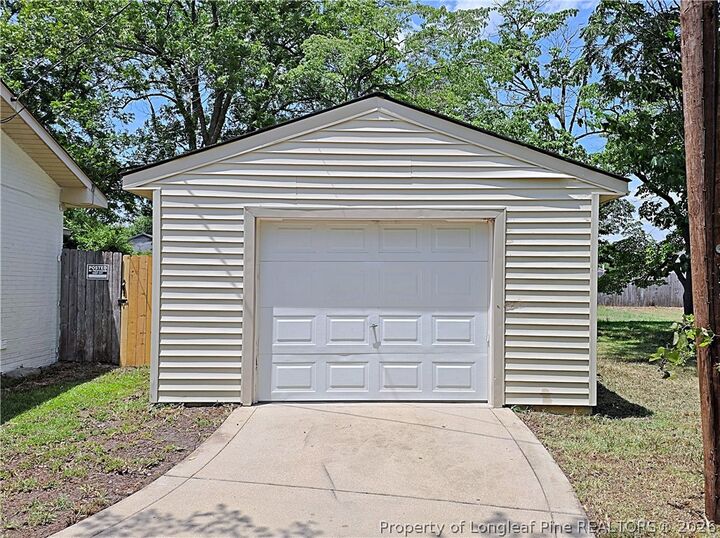 Property Photo:  1602 Ferndell Drive  NC 28314 