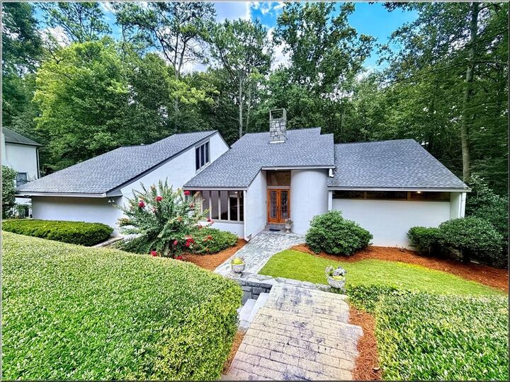 Property Photo: 320 Fauna Court GA 30350