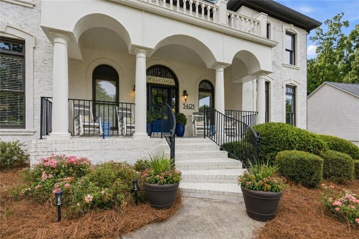Property Photo: 5495 Hedgewick Way GA 30040