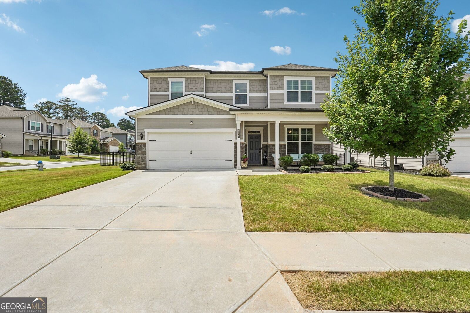 Property Photo:  501 Cunninghame Court  GA 30269 