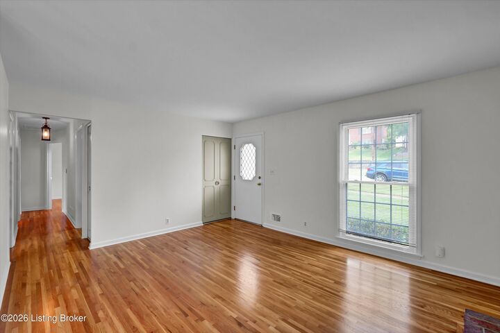 Property Photo:  3306 Mid Dale Ln  KY 40220 
